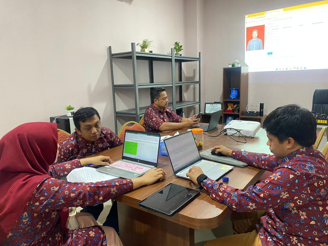 RAPAT RUTIN LSP
